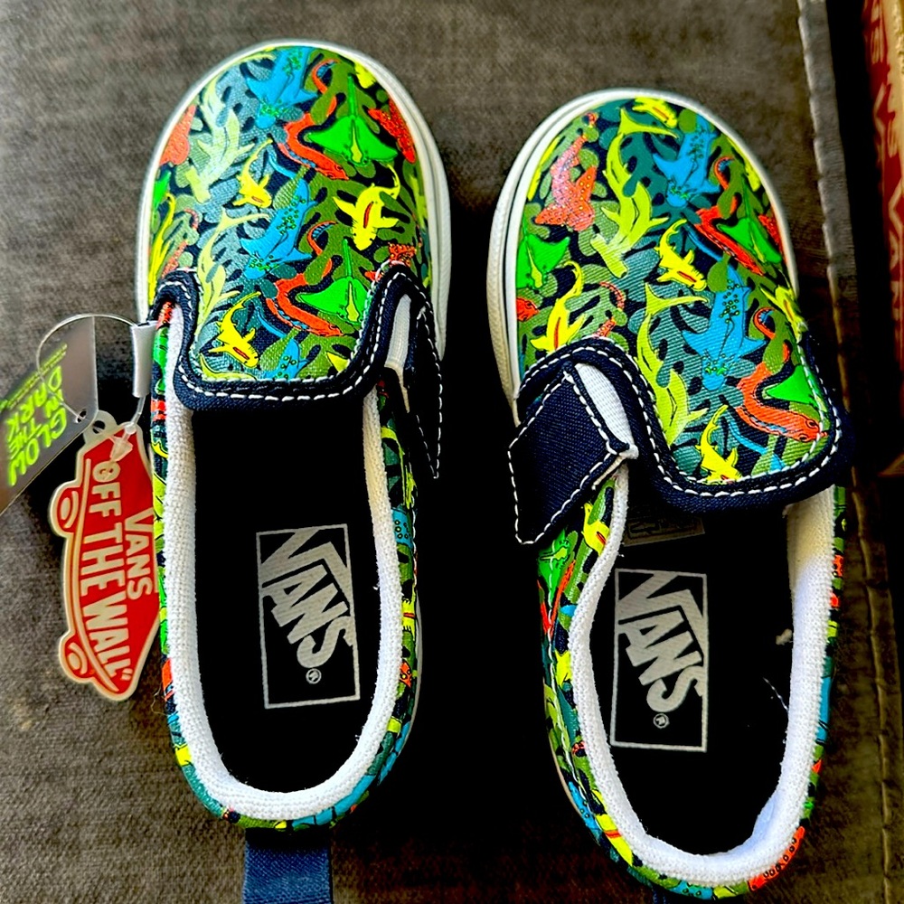 NWT Toddler boys Vans size 8.5